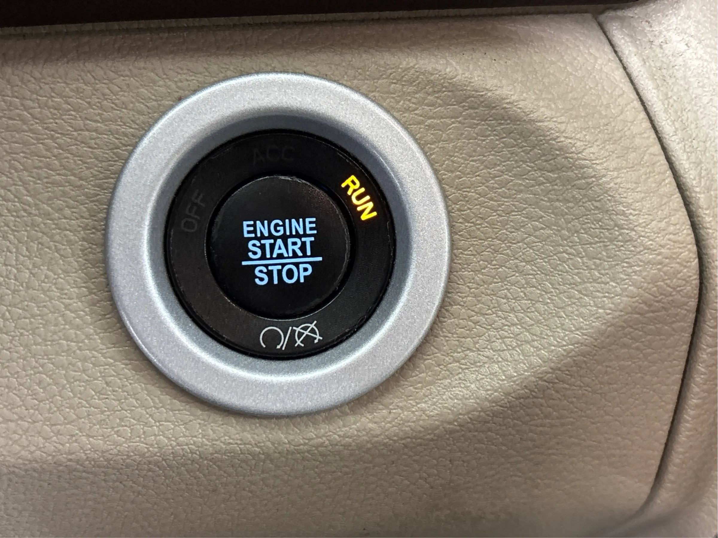Used 2018 RAM 1500 Laramie w/ Convenience Group AWD/4WD image 38