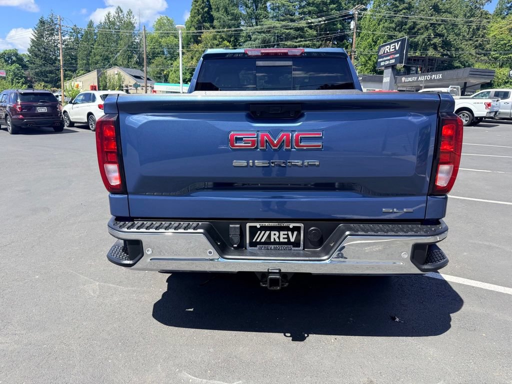 Used 2024 GMC Sierra 1500 SLE w/ Preferred Package AWD/4WD image 4