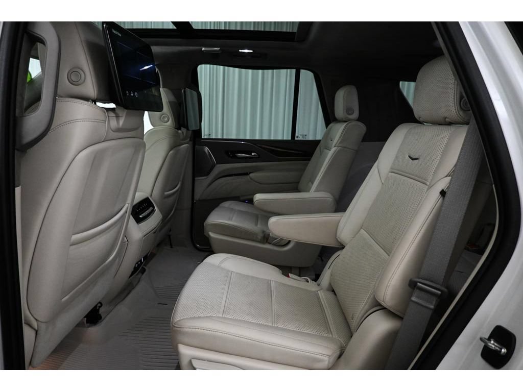 Used 2024 Cadillac Escalade Sport Platinum w/ LPO, ONYX Package AWD/4WD image 30