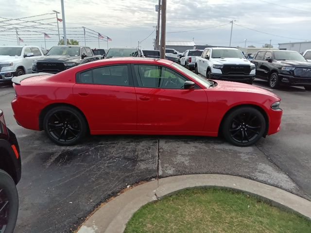 Used 2017 Dodge Charger SE w/ Power Sunroof Group image 6