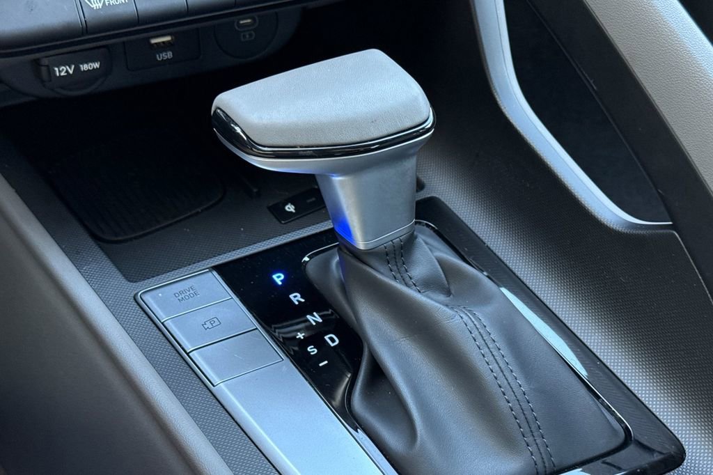 Used 2025 Hyundai Elantra Sport image 18