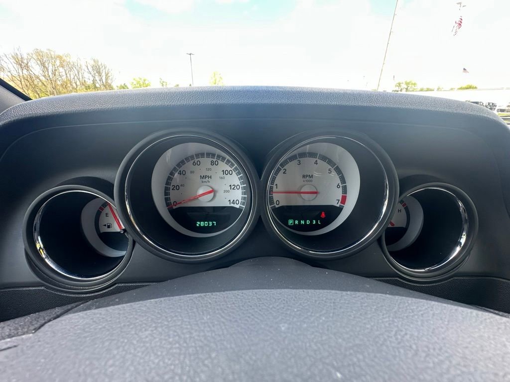 Used 2009 Dodge Challenger SE RWD image 16