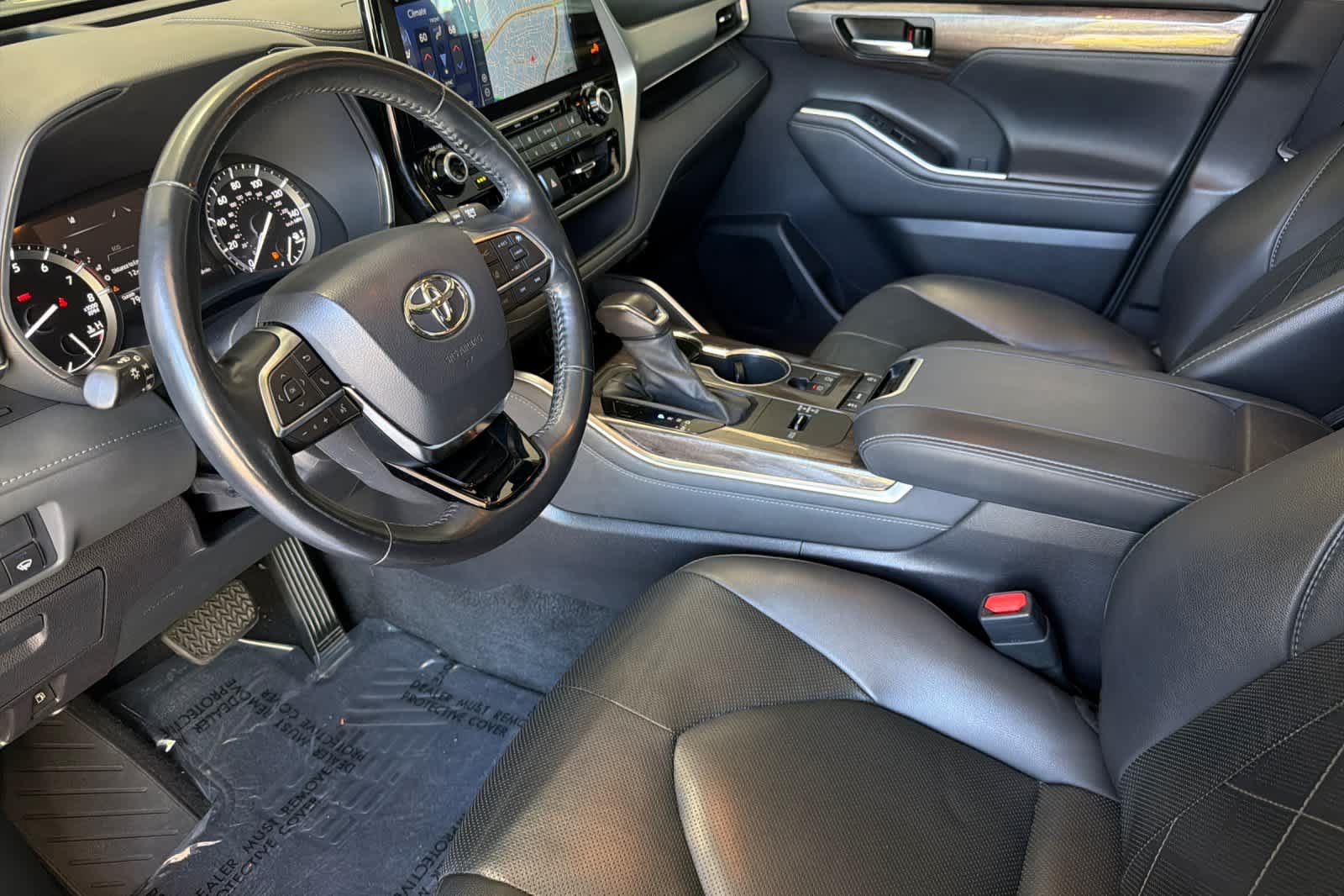 Used 2021 Toyota Highlander Platinum FWD image 11