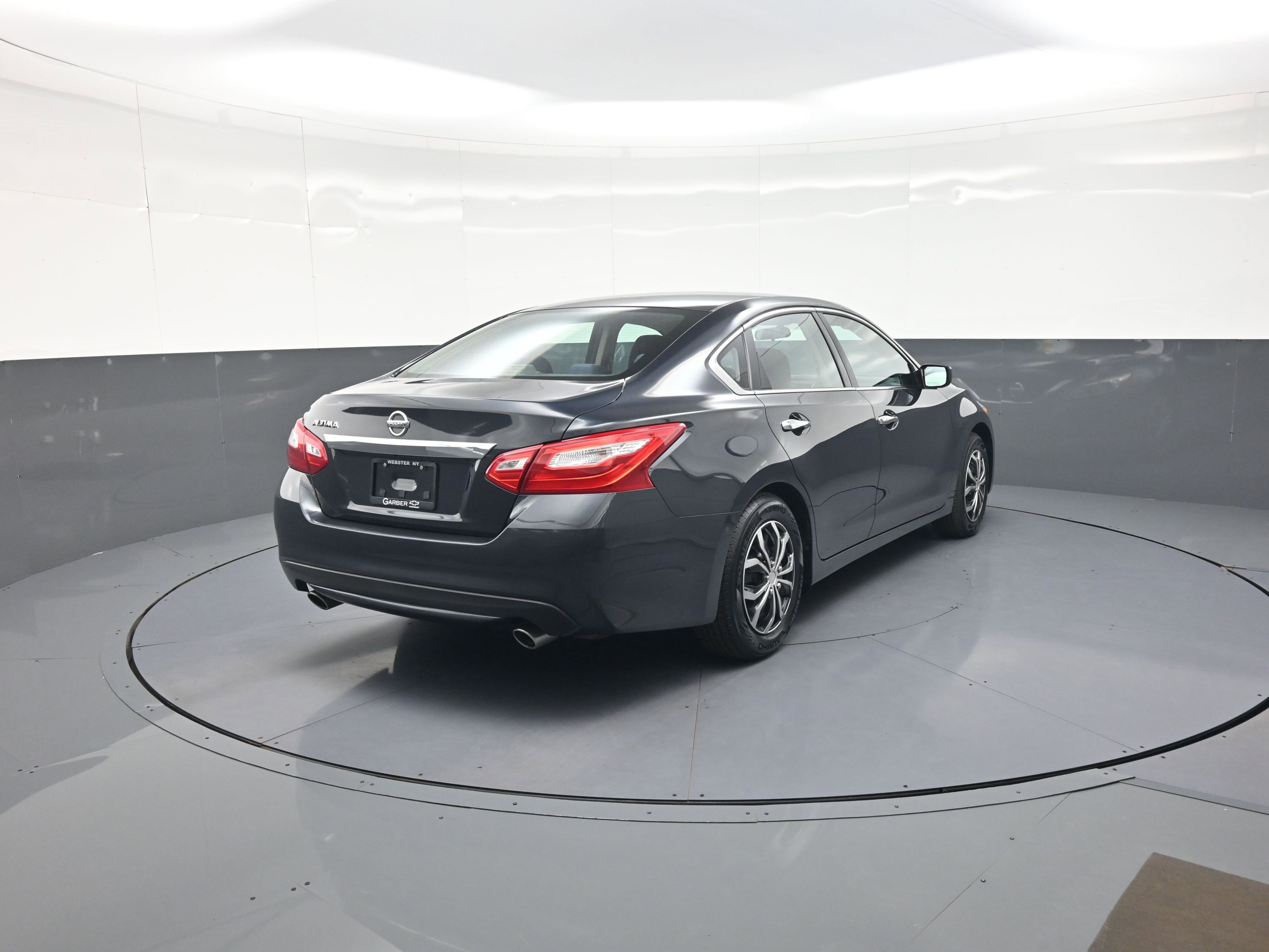Used 2017 Nissan Altima 2.5 S w/ Power Driver Seat Package FWD image 3