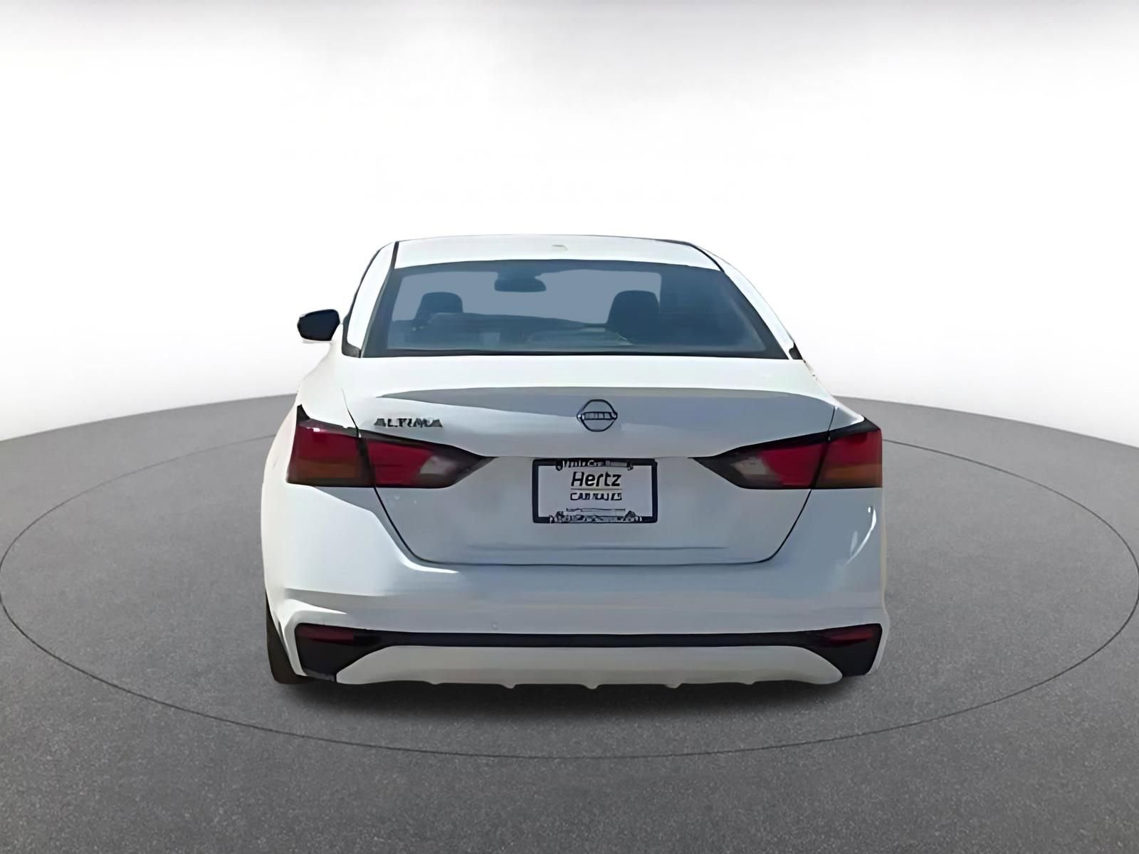 Used 2025 Nissan Altima 2.5 SV FWD image 11