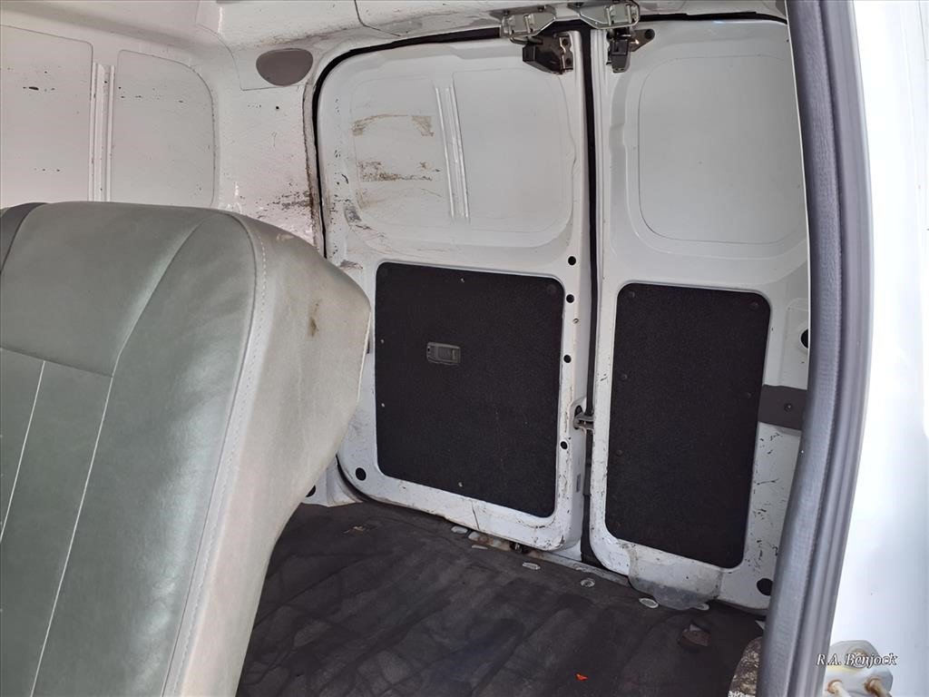 Used 2017 Nissan NV200 S FWD image 9