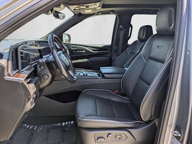 Used 2021 Cadillac Escalade ESV Premium Luxury w/ Driver Assist Tech Package AWD/4WD image 17