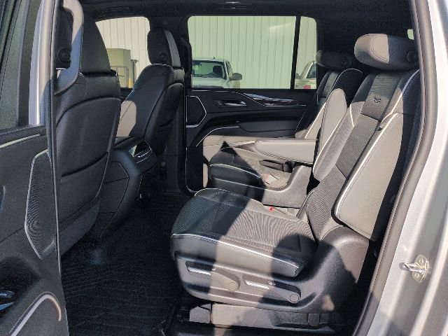 Used 2024 Cadillac Escalade ESV Premium Luxury image 7