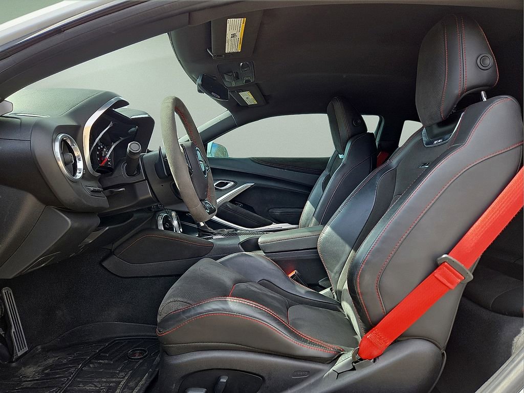 Used 2018 Chevrolet Camaro ZL1 image 18