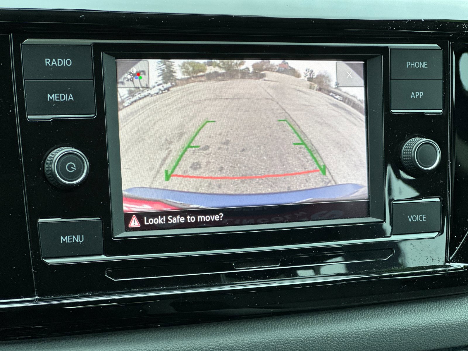 Used 2022 Volkswagen Taos S image 19