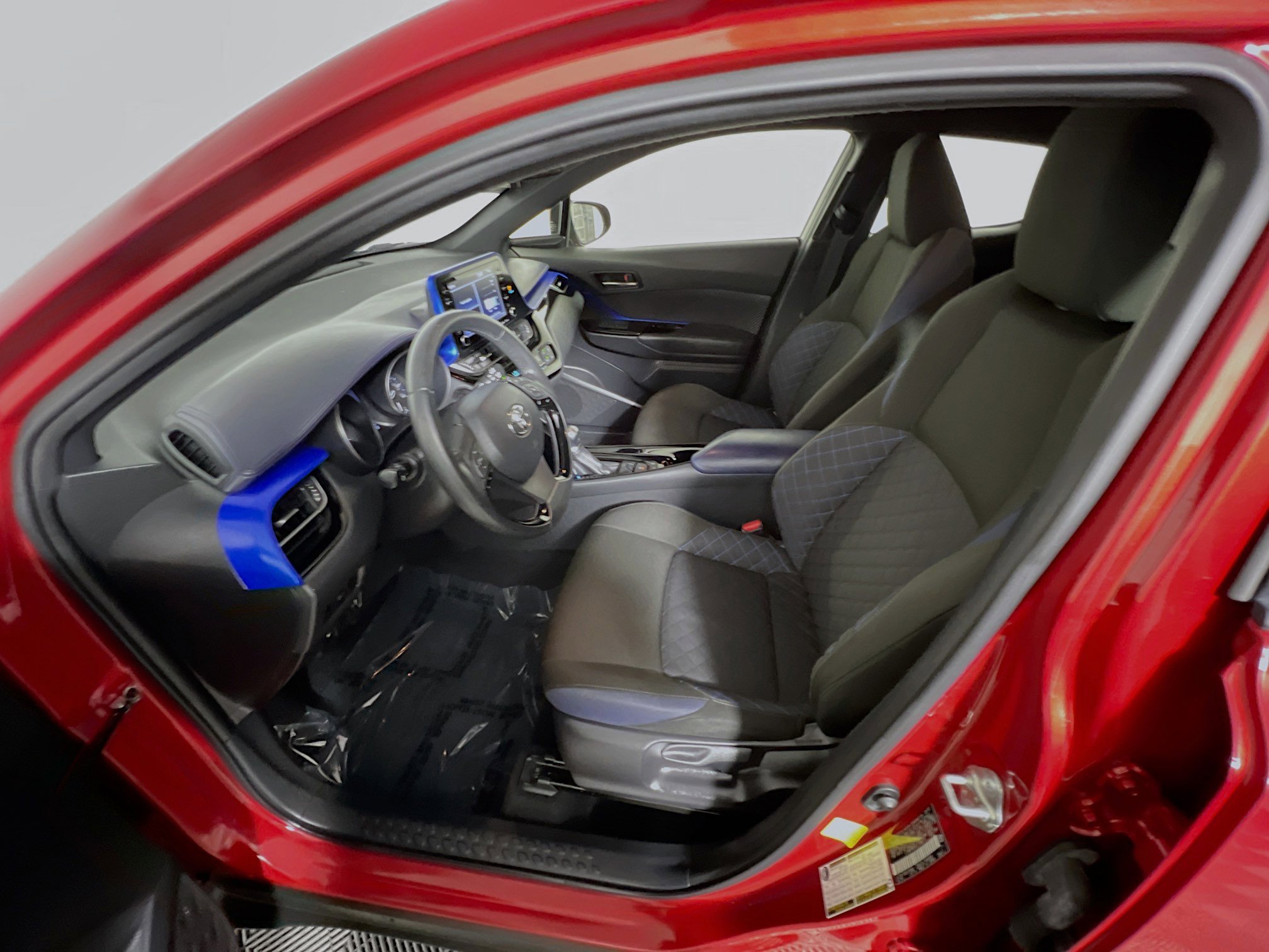 Used 2020 Toyota C-HR XLE image 15