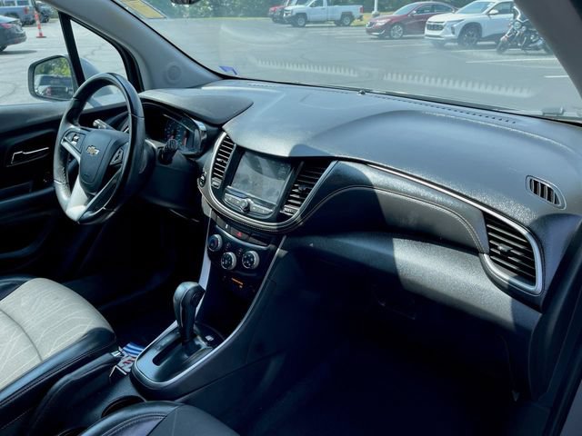 Used 2019 Chevrolet Trax LT w/ LT Convenience Package FWD image 27