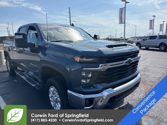 Used 2024 Chevrolet Silverado 2500 LT image 3