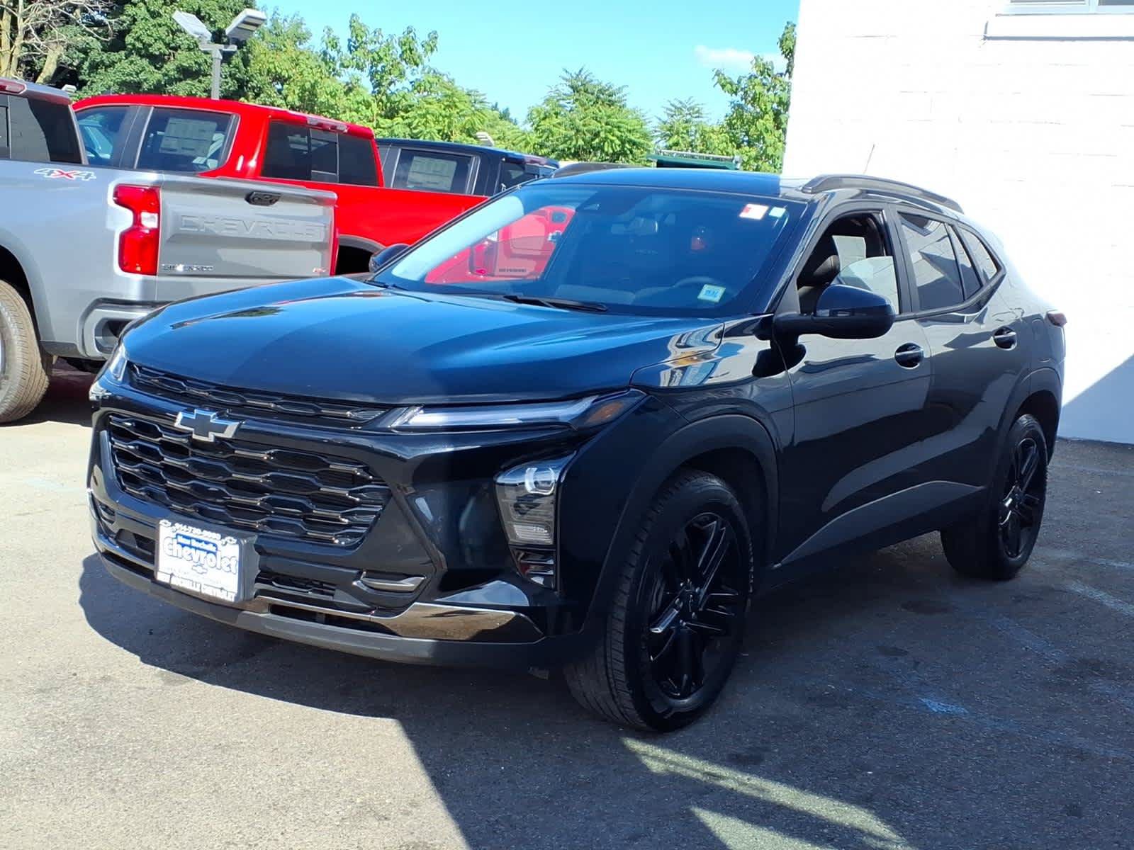 Used 2024 Chevrolet Trax ACTIV w/ Sunroof Package FWD image 3