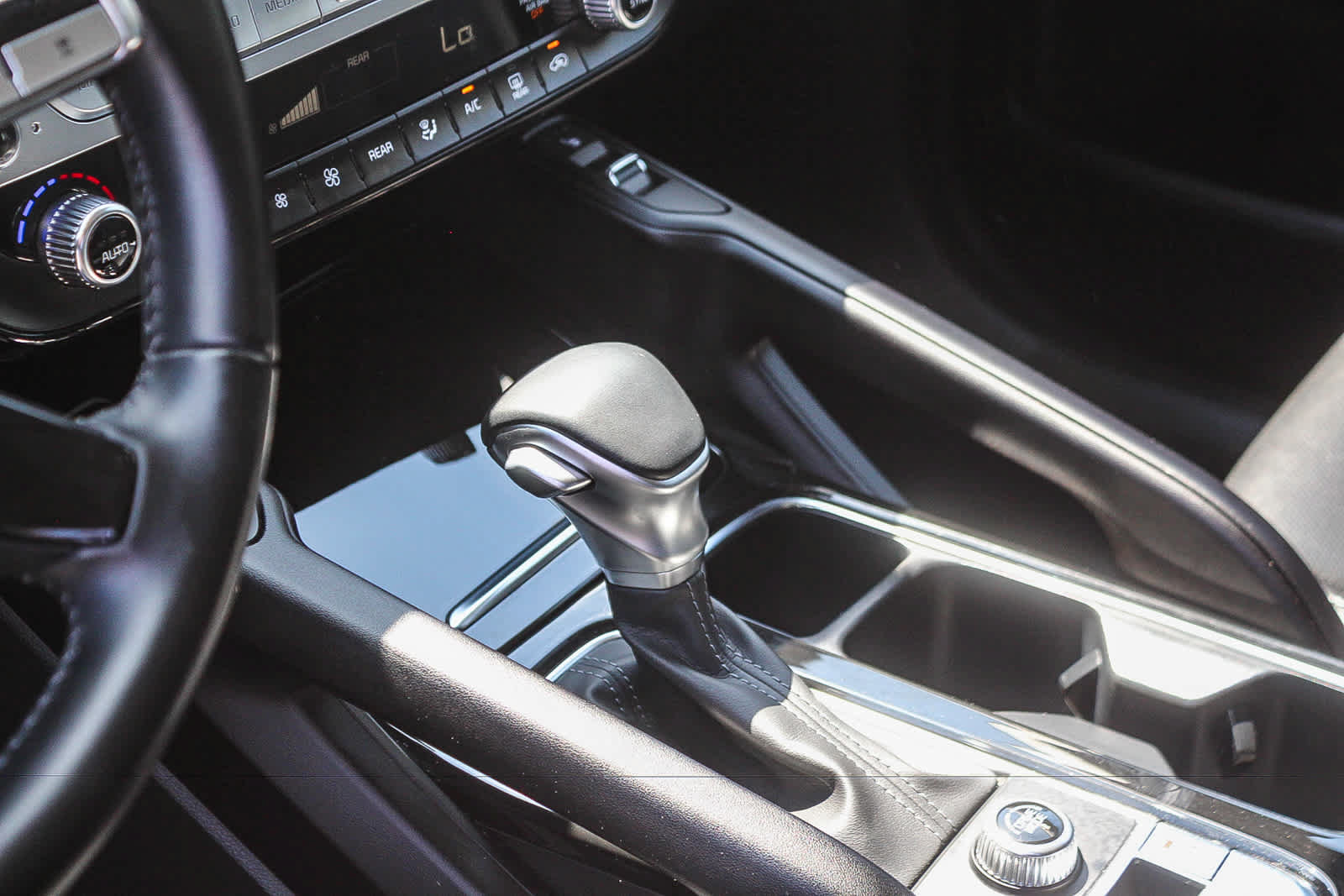 Used 2024 Kia Telluride S w/ S Sunroof Package FWD image 25