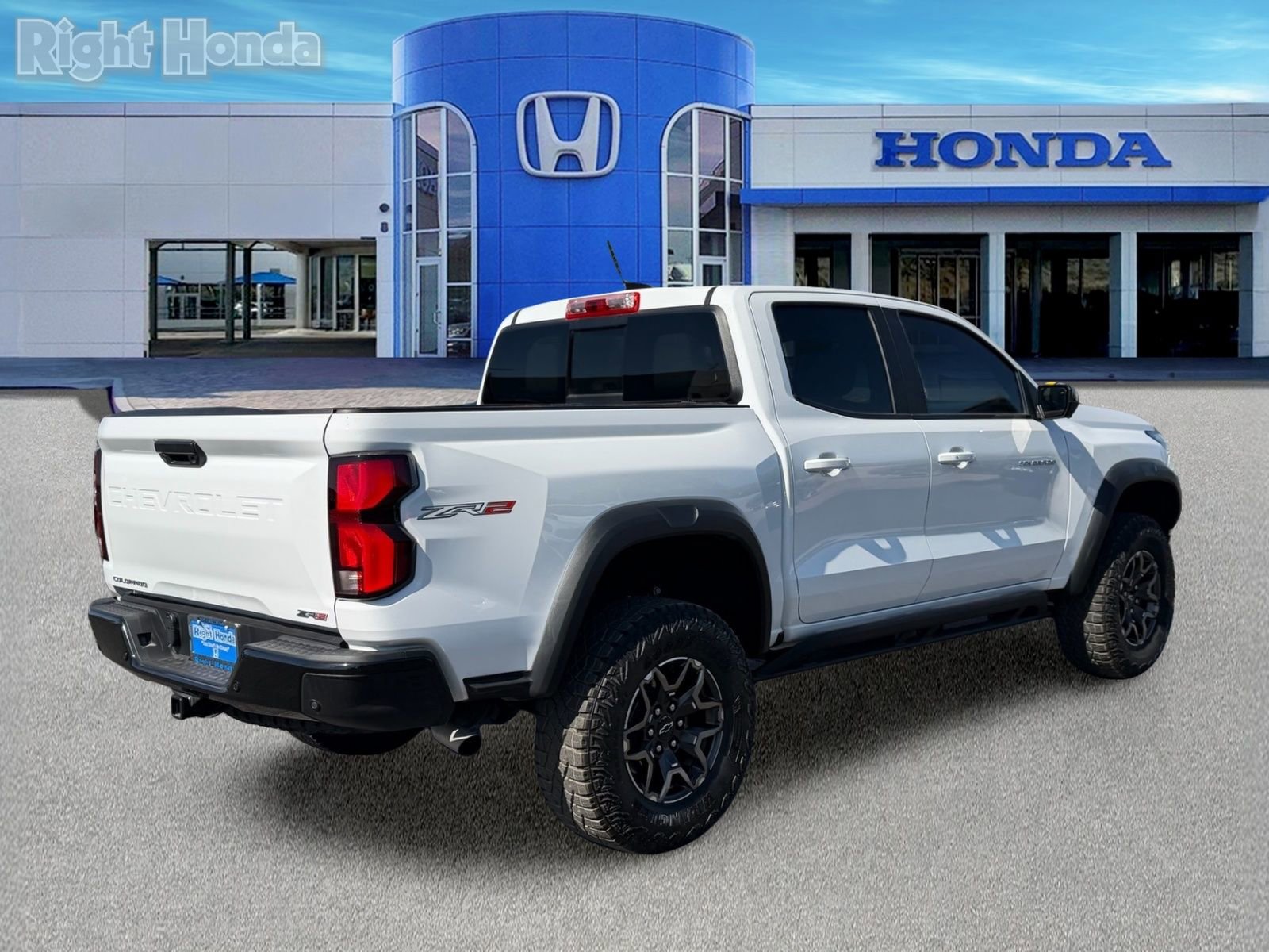 Used 2024 Chevrolet Colorado ZR2 w/ Technology Package AWD/4WD image 7