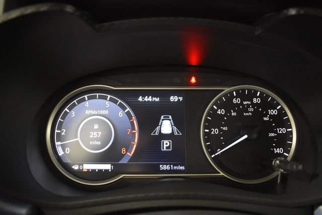 Used 2025 Nissan Versa SV w/ Trunk Package FWD image 23