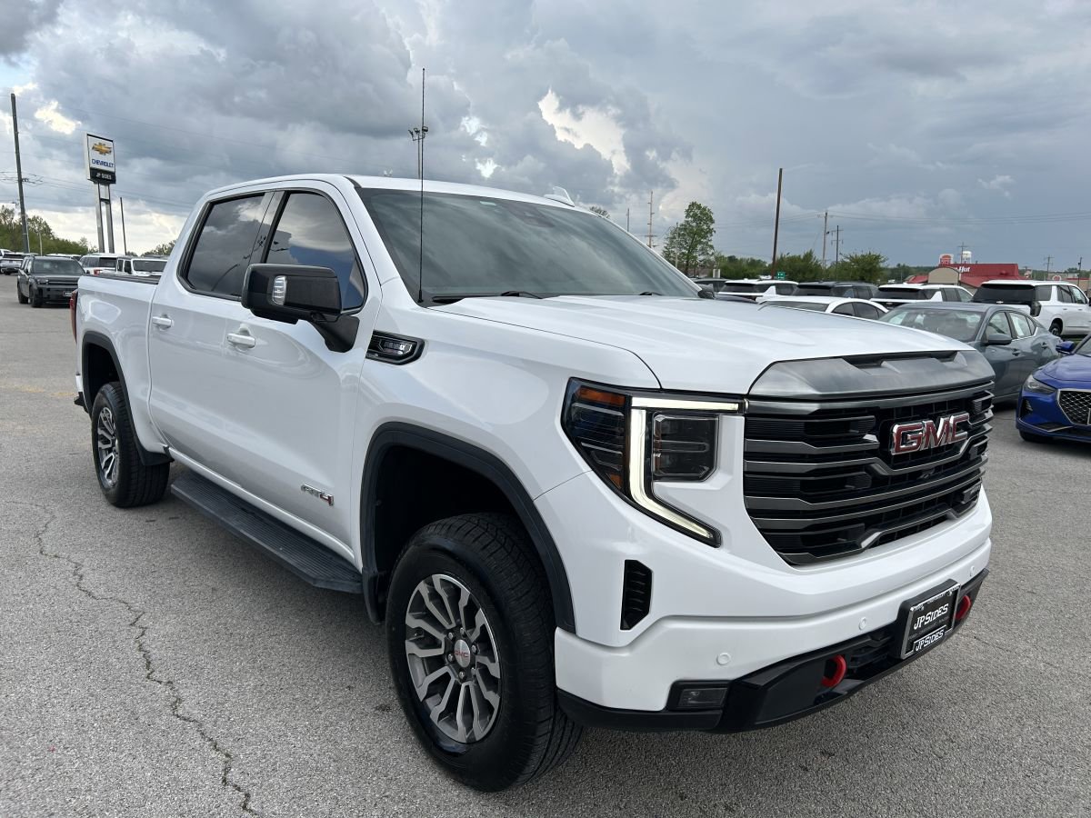 Used 2022 GMC Sierra 1500 AT4 w/ AT4 Premium Package AWD/4WD image 2