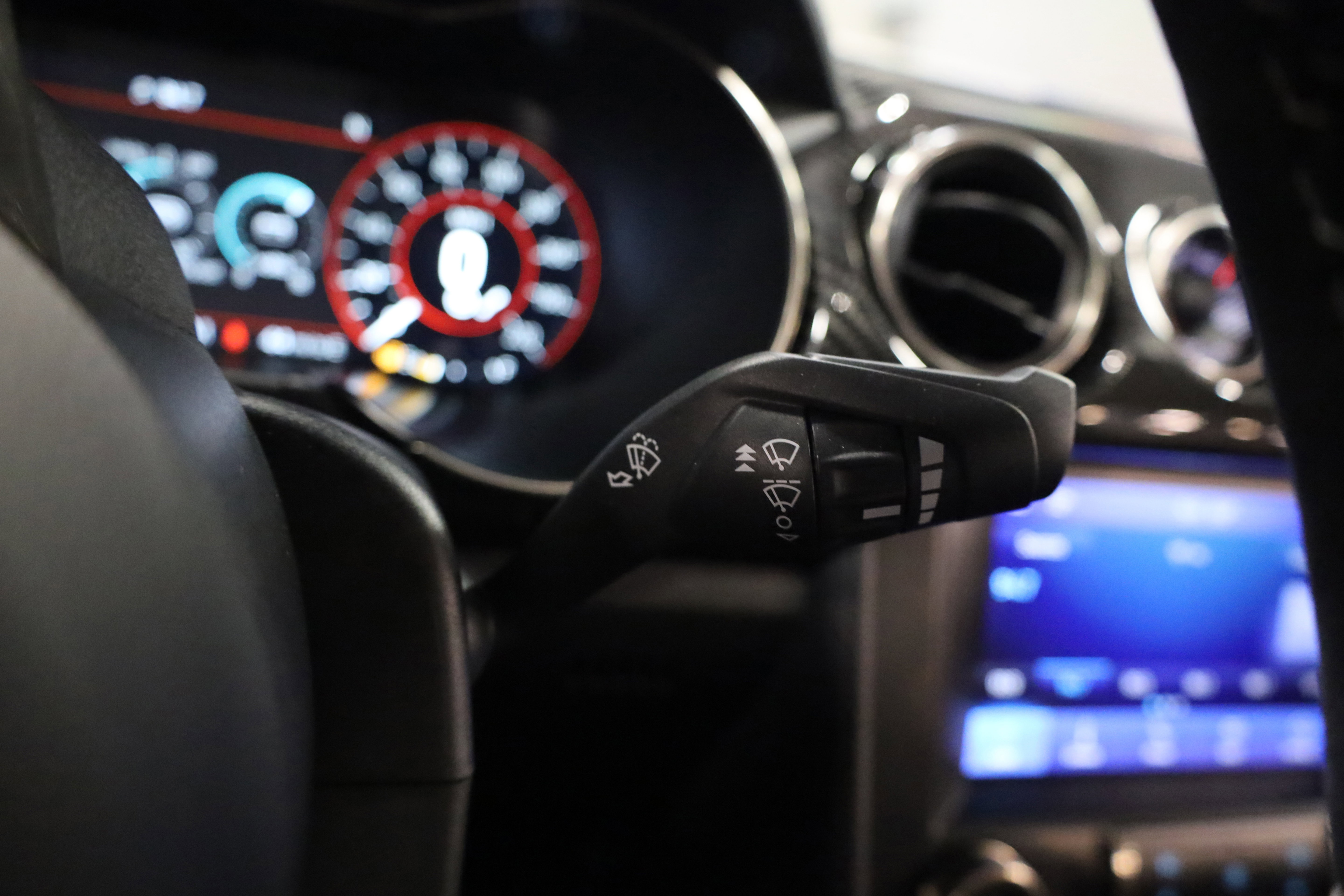 Used 2021 Ford Mustang Shelby GT500 w/ Carbon Fiber Track Pack image 24