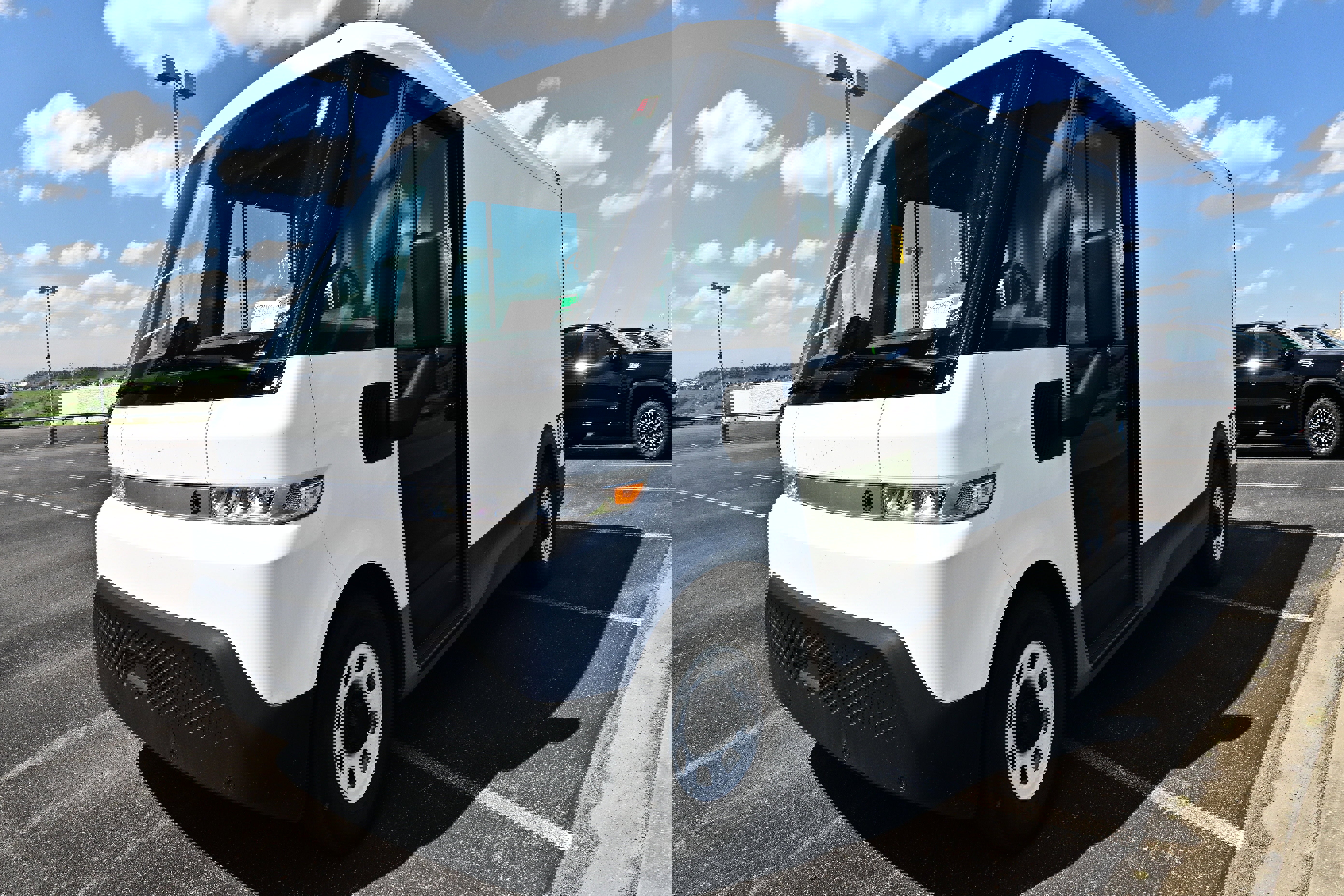 Used 2024 Chevrolet Brightdrop 400 w/ Commercial Equipment Package AWD/4WD image 4