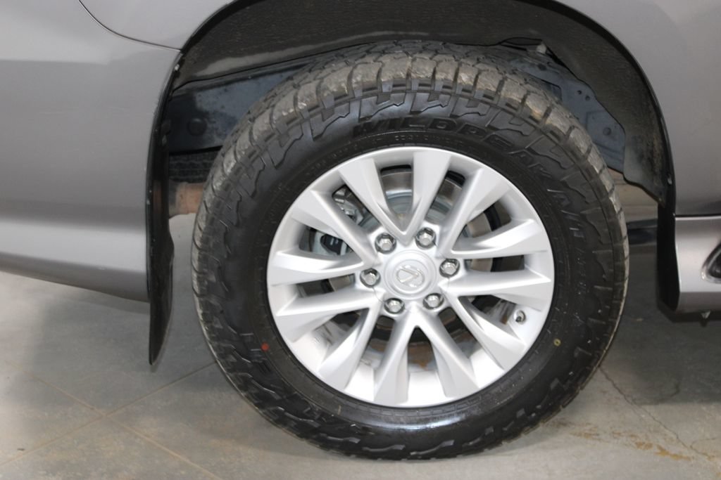 Used 2014 Lexus GX 460 w/ Premium Package AWD/4WD image 58