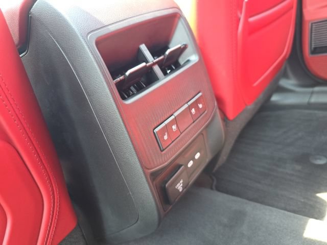 Used 2024 Jeep Wagoneer Launch Edition AWD/4WD image 31