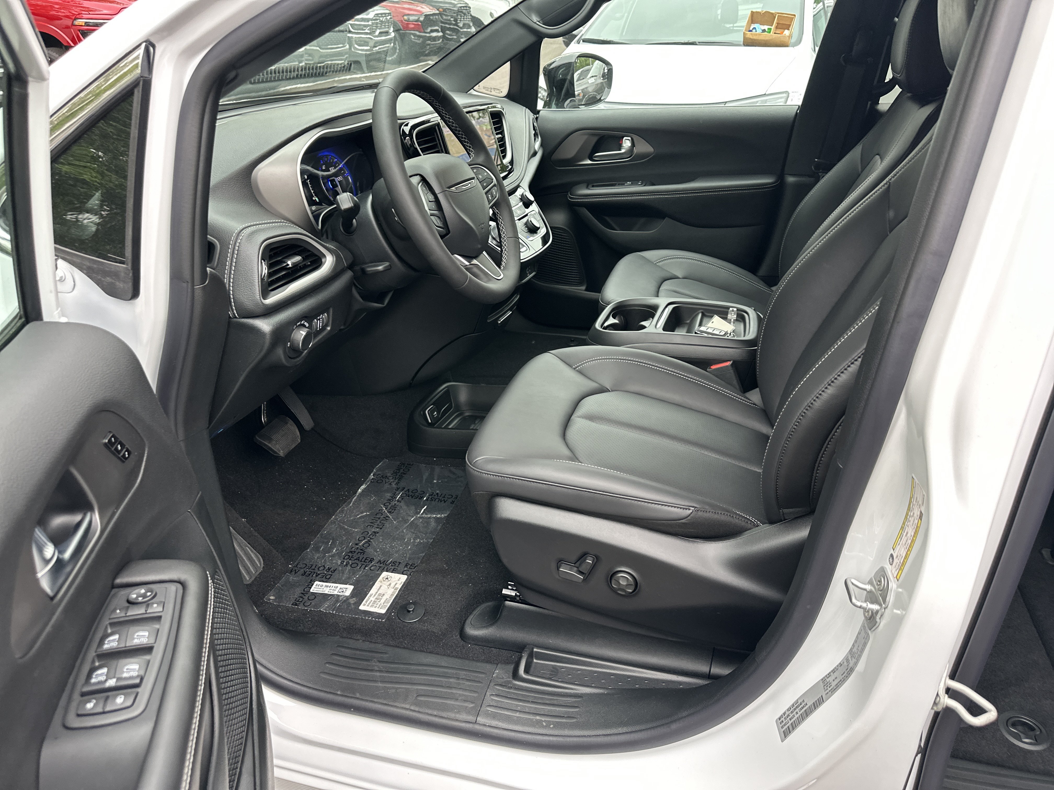 New 2027 Chrysler Pacifica Select w/ Family Tech Group FWD image 23