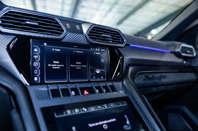Used 2024 Lamborghini Urus Performante image 23