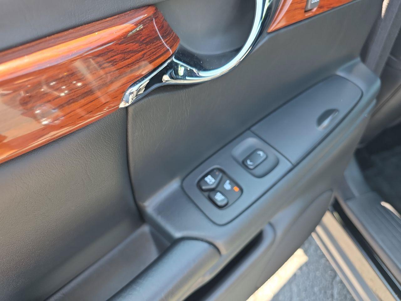 Used 2000 Cadillac De Ville w/ Comfort/Convenience Pkg FWD image 27