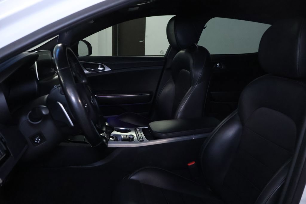 Used 2019 Kia Stinger GT2 image 16