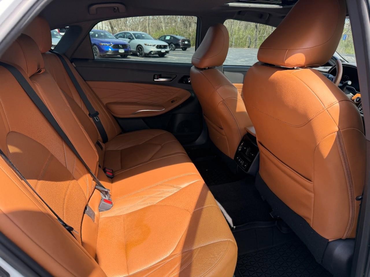 Used 2019 Toyota Avalon Limited image 11