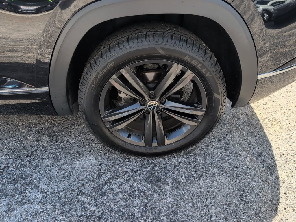 Used 2021 Volkswagen Atlas Cross Sport SE image 14