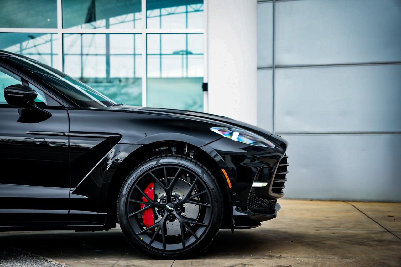 New 2025 Aston Martin DBX 707 image 7