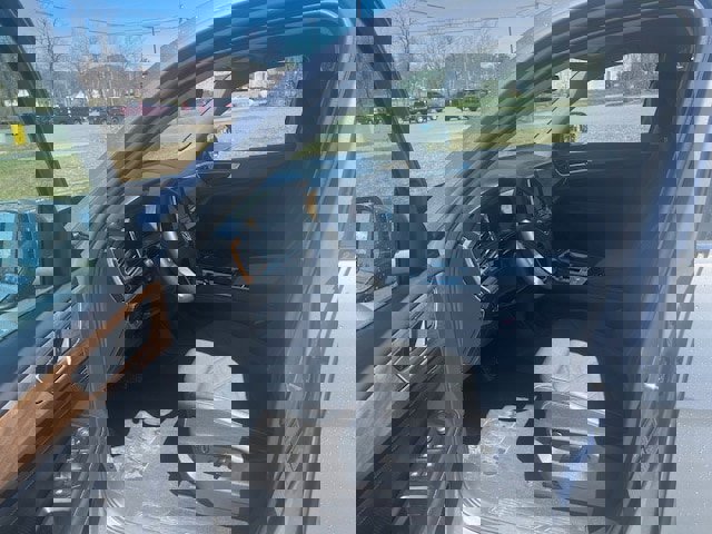 Used 2025 Volkswagen Atlas SE AWD/4WD image 10