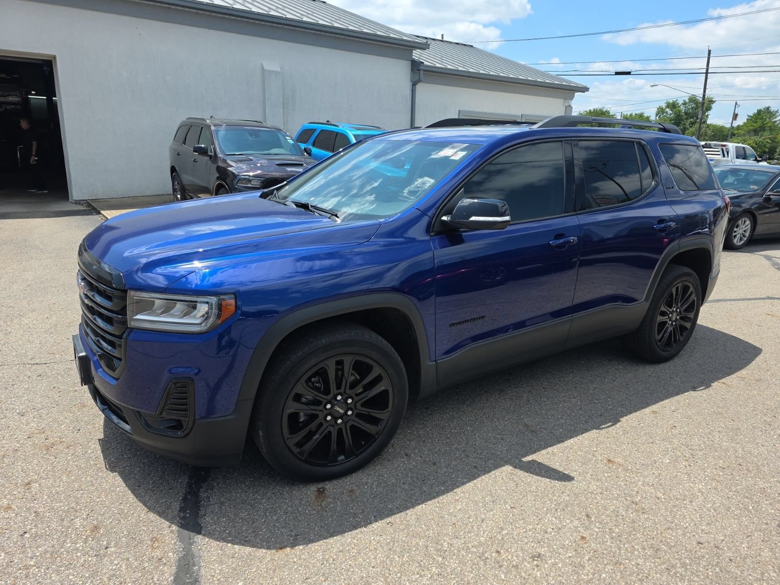 Used 2023 GMC Acadia SLT w/ Elevation Edition AWD/4WD image 7