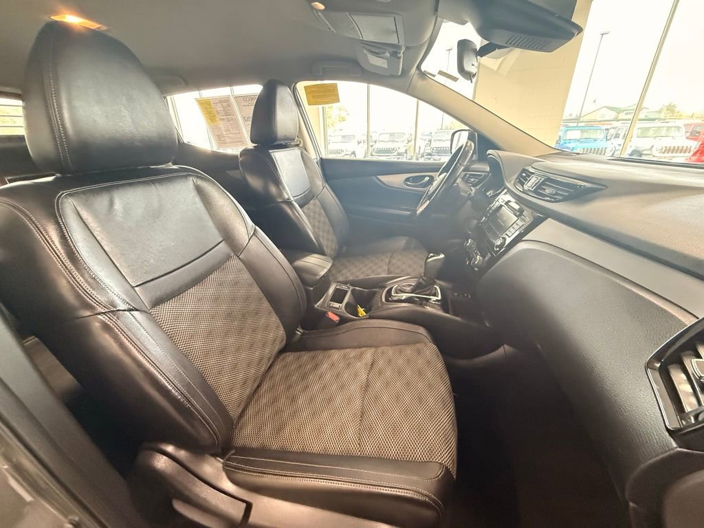 Used 2020 Nissan Rogue Sport SV w/ Technology Package image 15