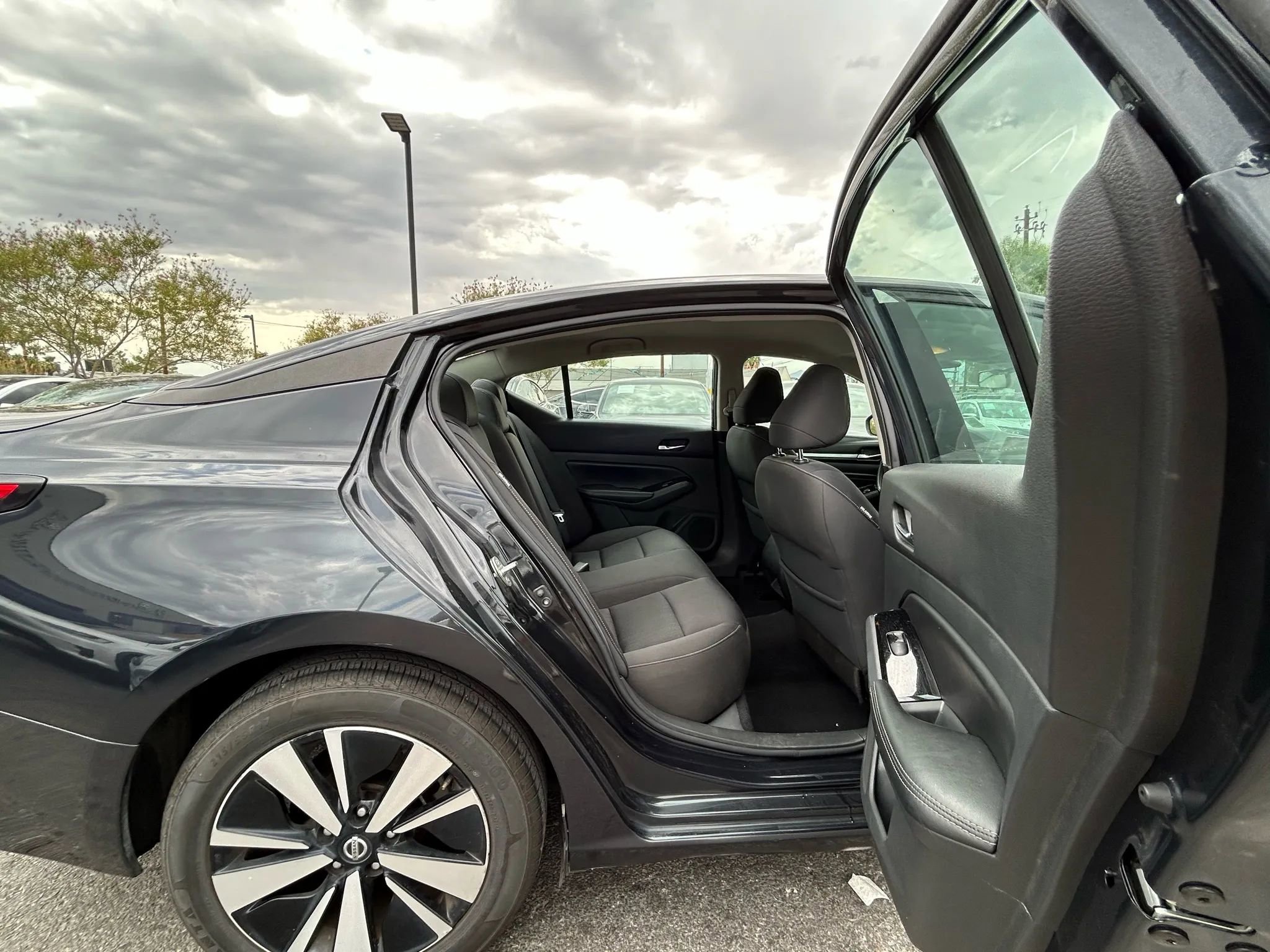 Used 2021 Nissan Altima 2.5 SV image 15