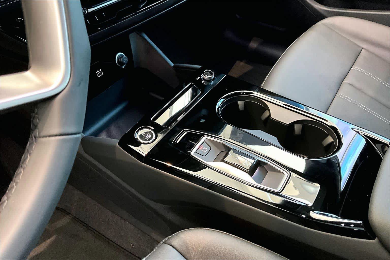New 2027 Audi Q6 e-tron Premium Plus image 7