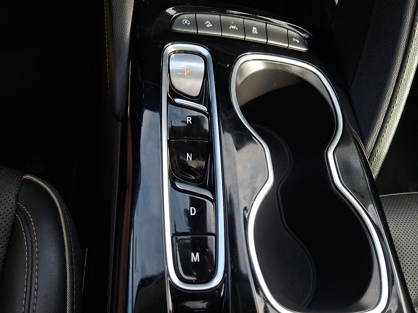 Used 2022 Buick Envision Essence w/ Technology Package I AWD/4WD image 14