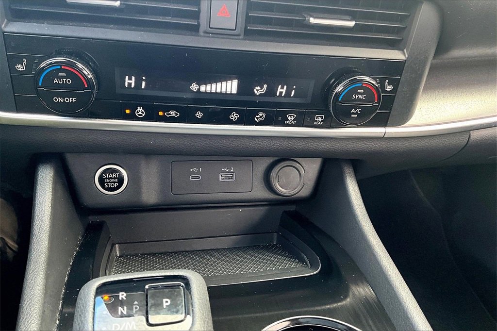 Used 2023 Nissan Rogue SV image 15