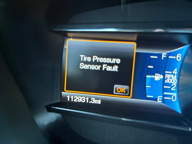 Used 2017 Ford Explorer XLT w/ Equipment Group 202A AWD/4WD image 22