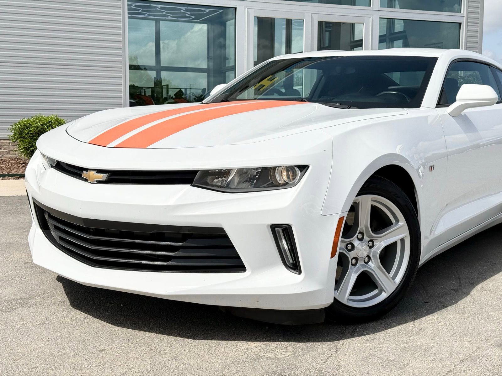 Used 2017 Chevrolet Camaro LT image 4