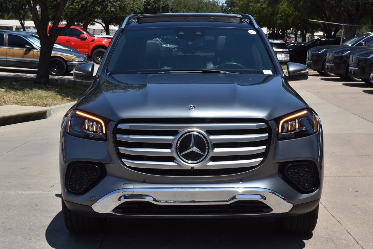 Used 2024 Mercedes-Benz GLS 450 4MATIC image 3