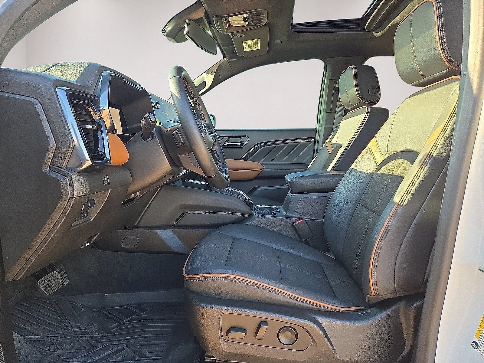 Used 2024 GMC Canyon AT4 w/ Technology Package AWD/4WD image 22