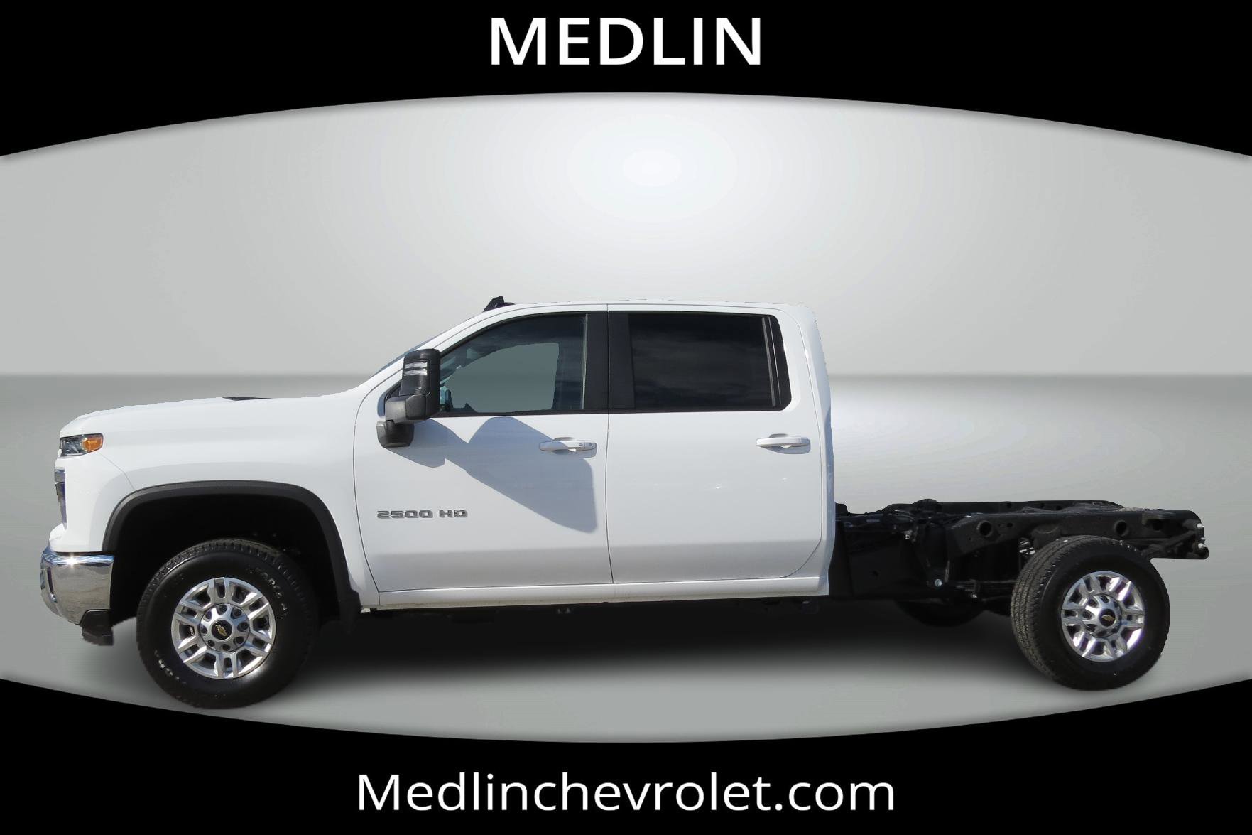 Used 2025 Chevrolet Silverado 2500 LT w/ Convenience Package AWD/4WD image 4