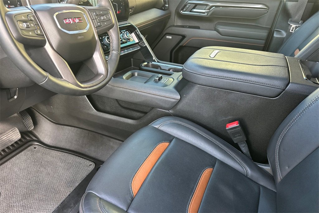 Used 2025 GMC Sierra 2500 AT4 w/ AT4 Premium Plus Package image 10