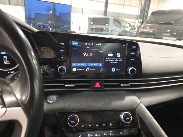 Used 2021 Hyundai Elantra SEL w/ Convenience + Premium Package image 15