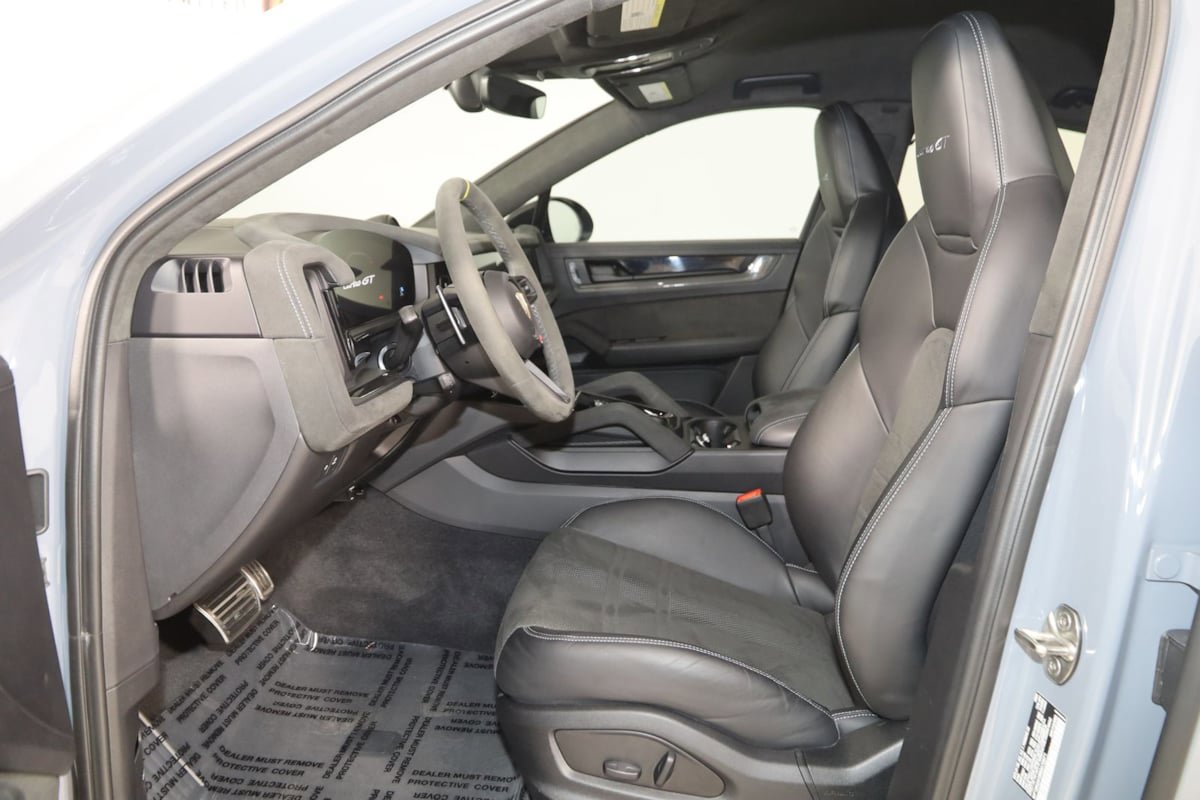 Used 2024 Porsche Cayenne Turbo GT image 12