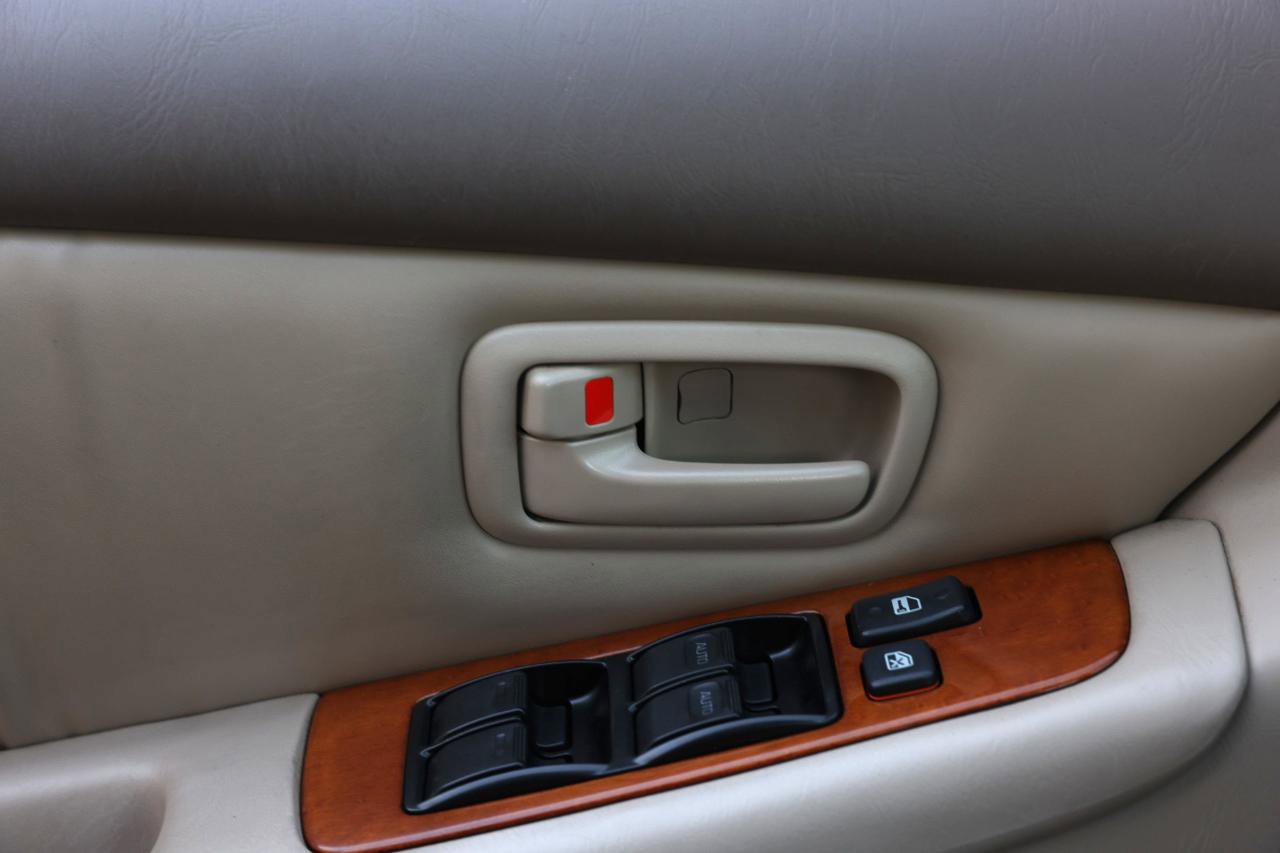 Used 2000 Lexus ES 330 image 35