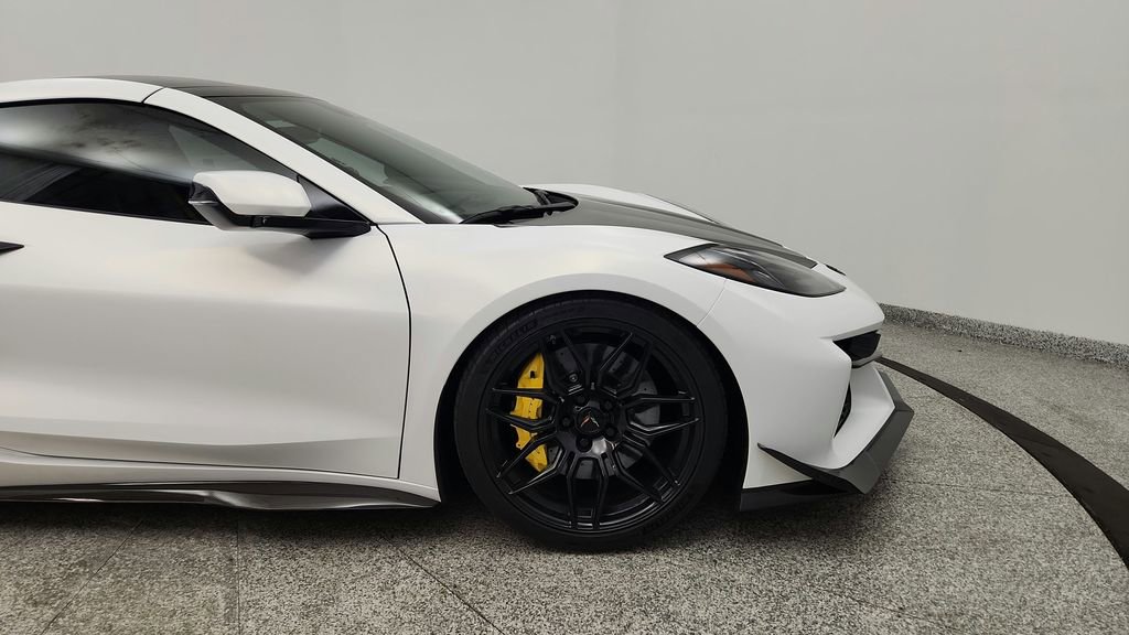 Used 2025 Chevrolet Corvette Z06 w/ Battery Protection Package RWD image 20